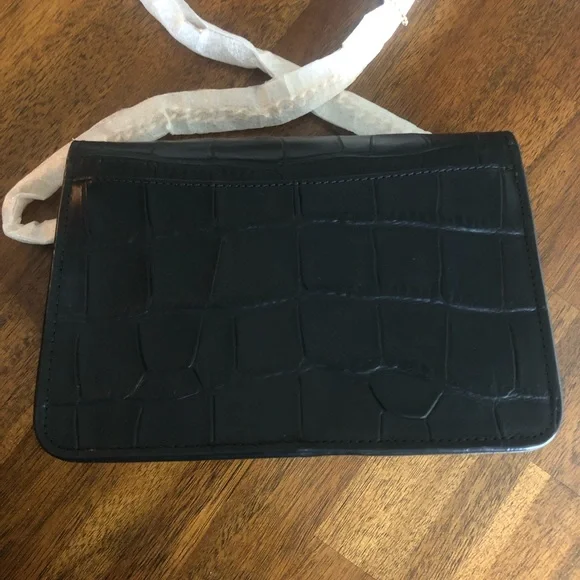 NWT $295 Coach Bowery Croc-Embossed Leather with Gold Crossbody Chain! - Picture 4 of 16